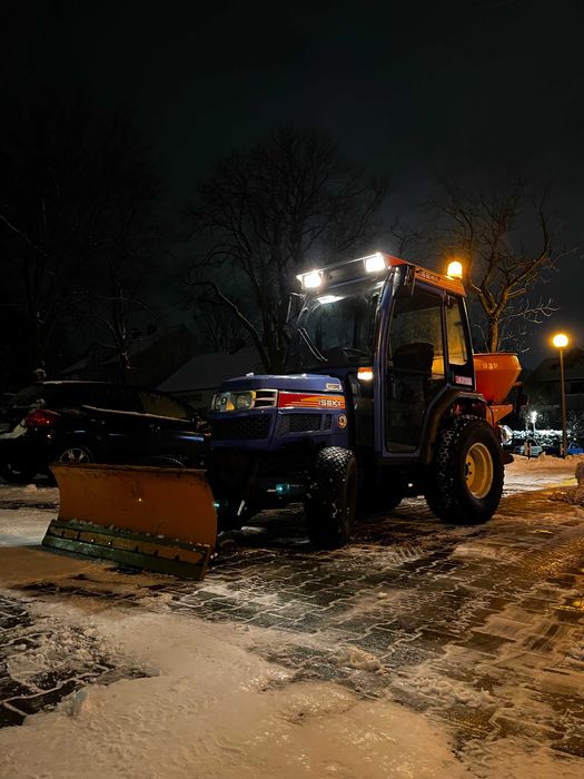 Traktorek komunalny Iseki TH4290 4x4 z pługiem, cena brutto