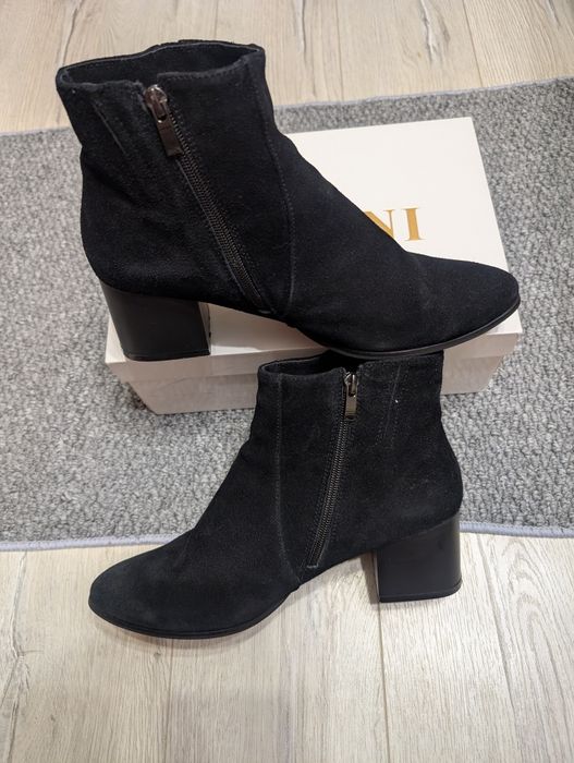 Жіночі замшеві ботильйони 40 розміру
