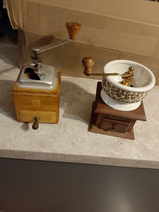 3 stare młynki solniczka