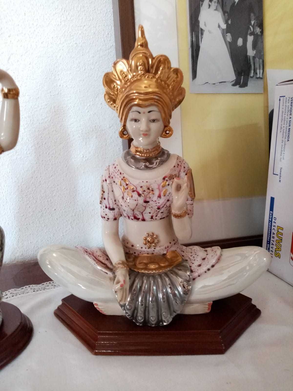 2 estatuetas Deusas Indianas