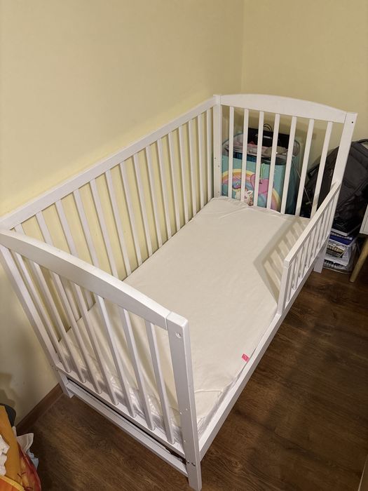 Łóżeczko dziecięce + materac