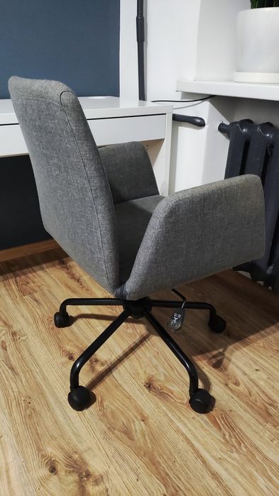 Продам стілець на колесах