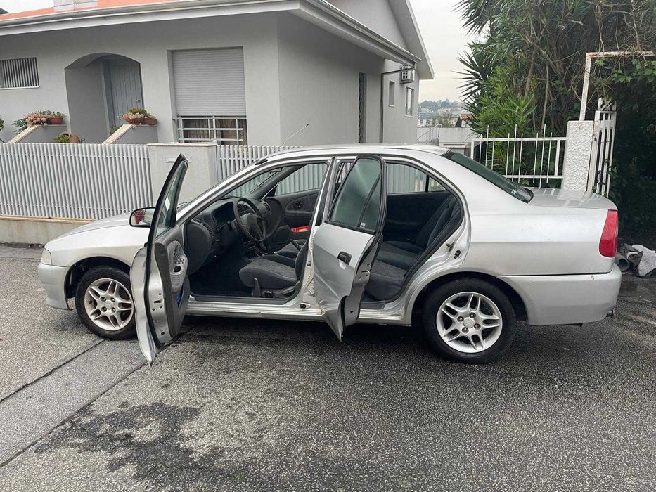 Mitsubishi LANCER 1.3 GLX