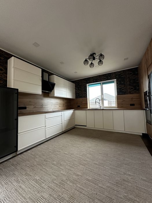 Будинок з Ремонтом та меблями в Бучі, район нової забудови