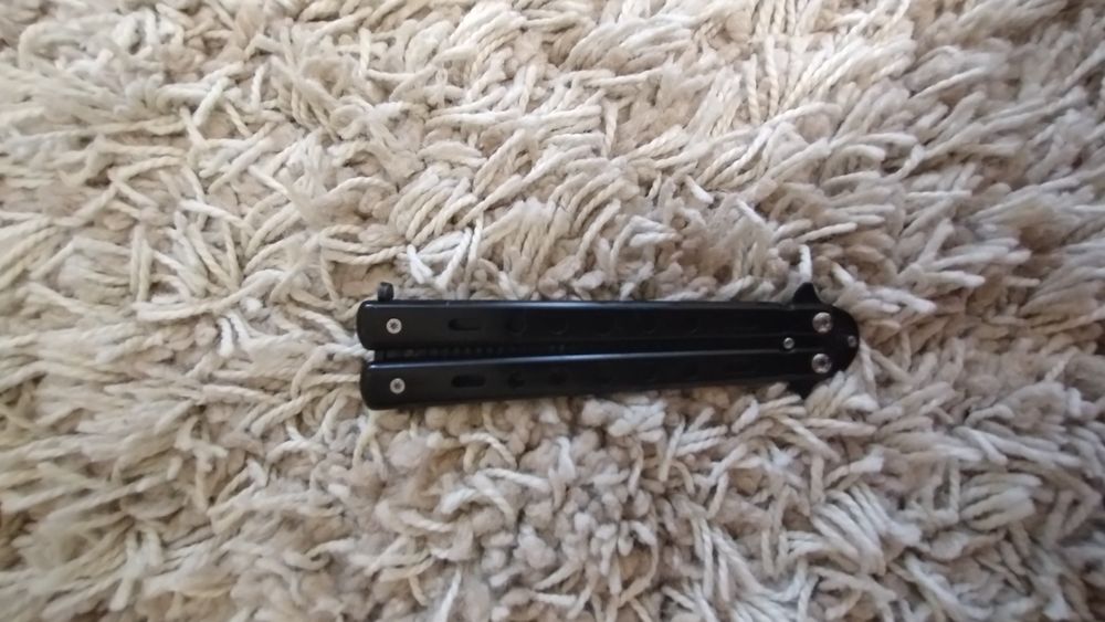 Продам складний гребінець, в стилі ножика метелика