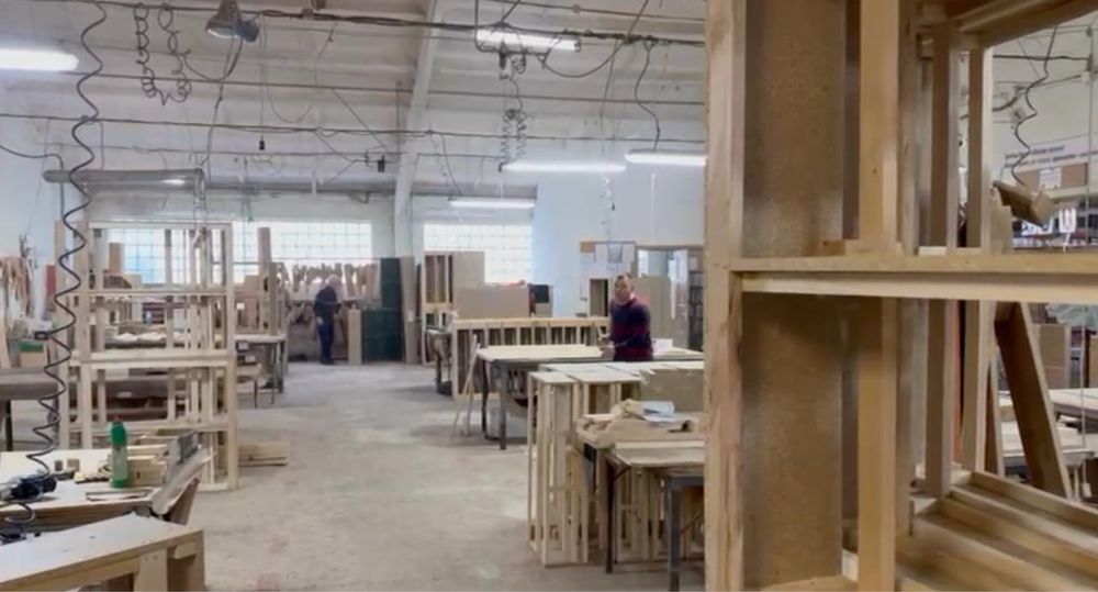 Продаж діючоі меблевої фабрики