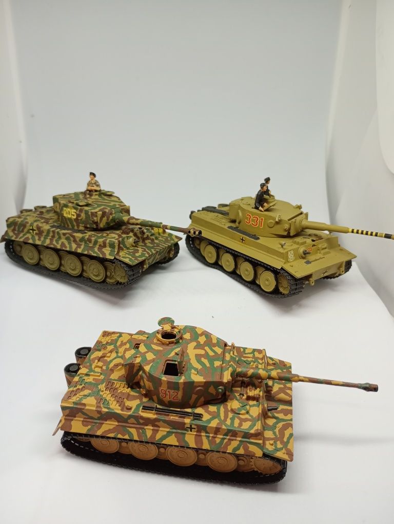 Cztery modele czołgów 1:72 ręcznie malowane
