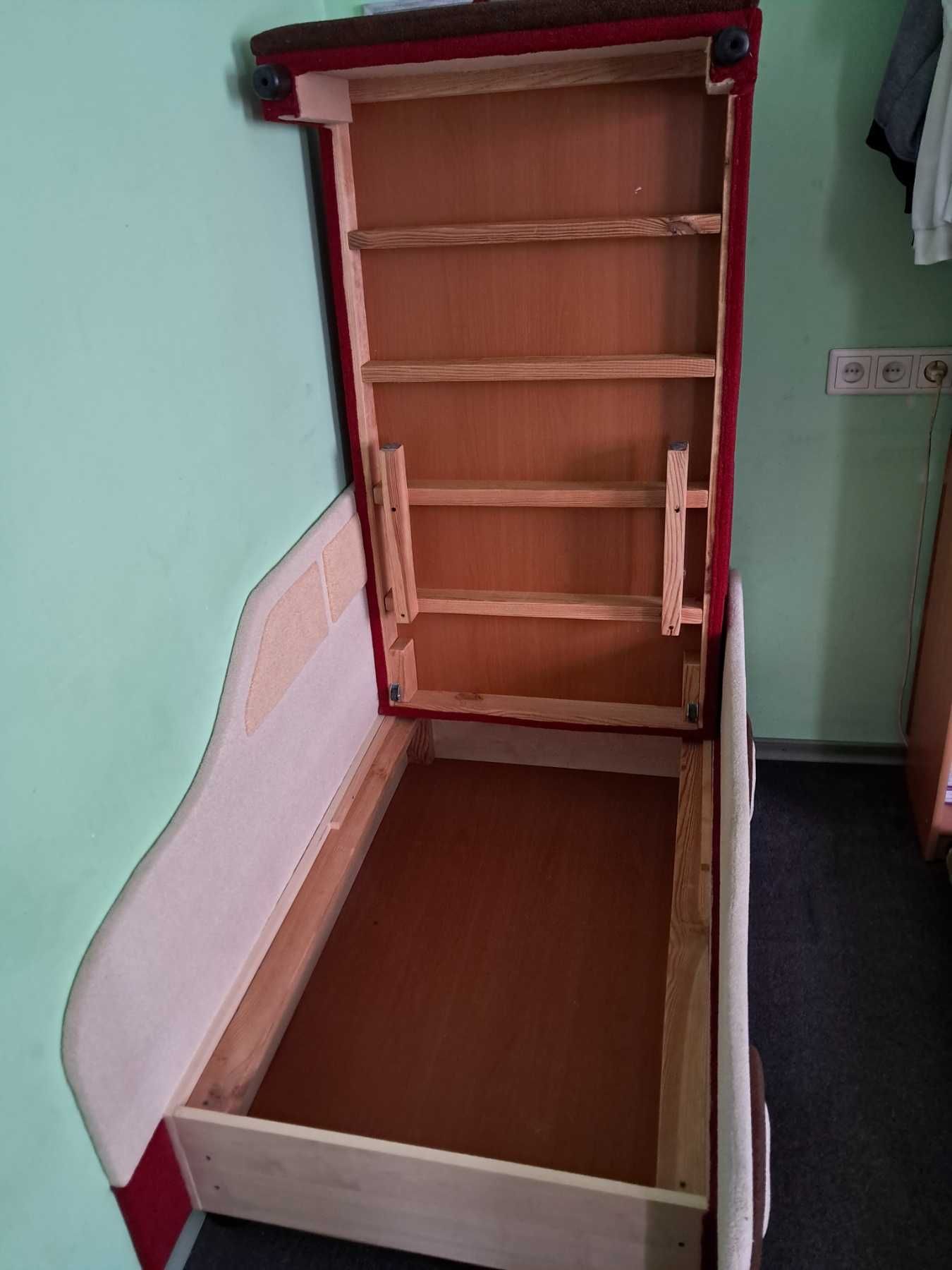 Продам диван-машинку 2900грн