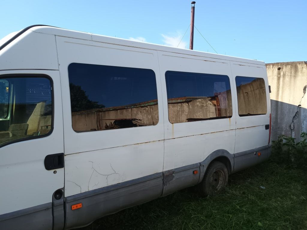 Івеко 35С11 автобус