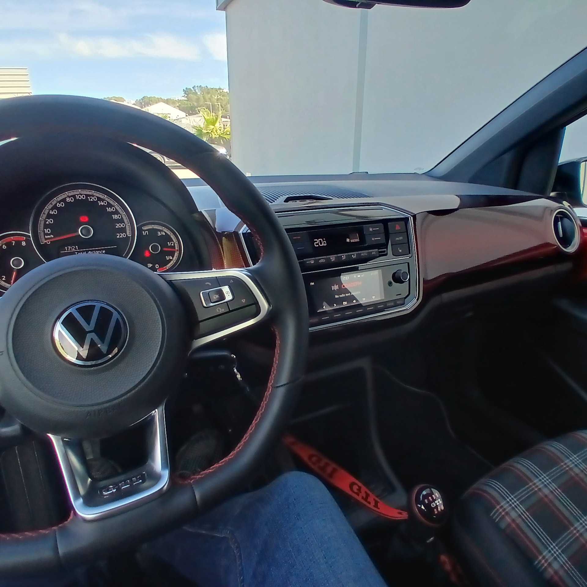 VW UP GTi NOVO, apenas 1471 kms