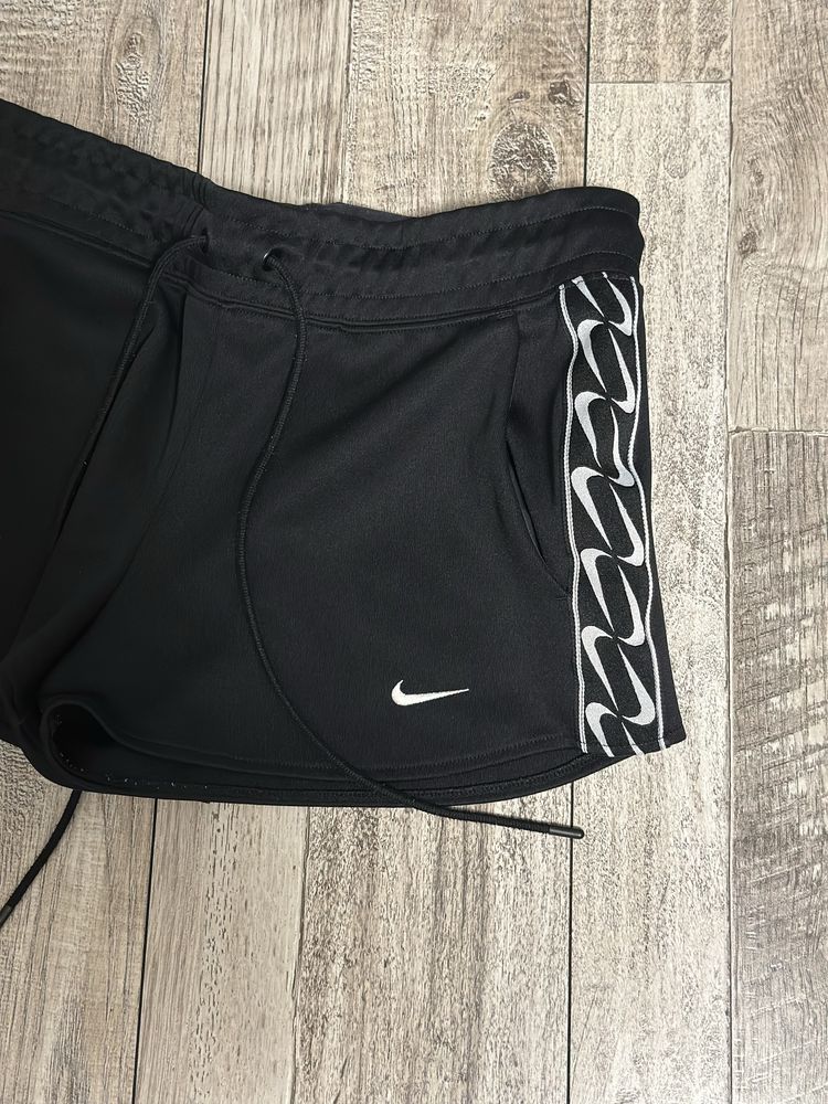 Женские шорты nike оригинал S лампасы жіночі шорти nike pro найк