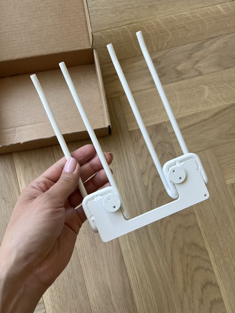 String wieszak na kieliszki