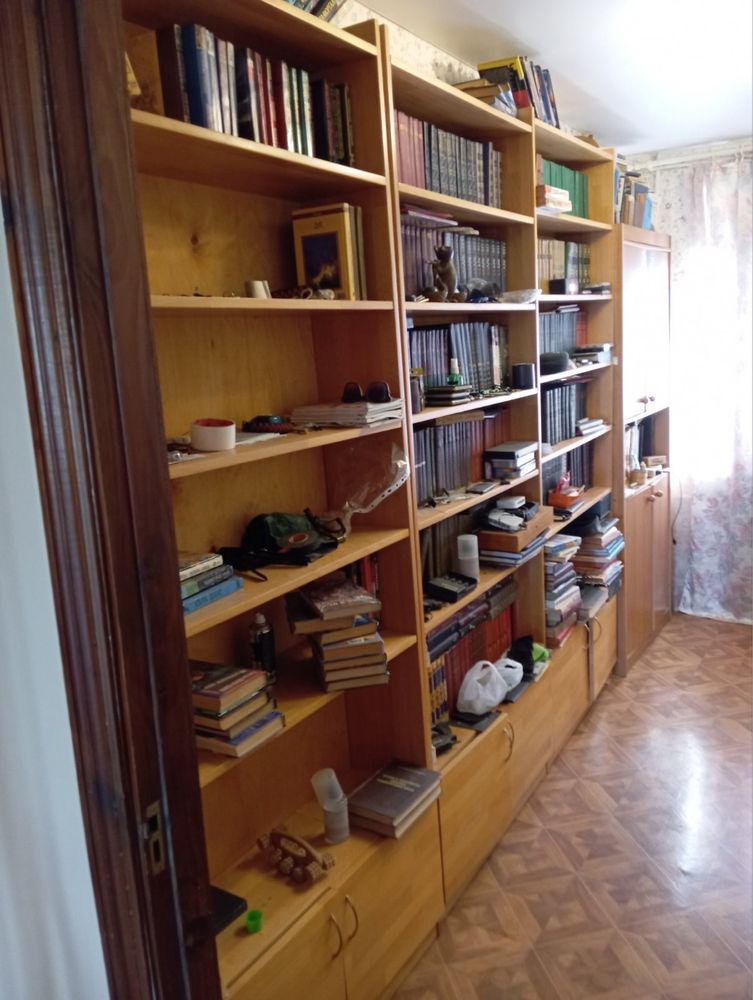 Книжный шкаф натуральное дерево. Стеллаж.