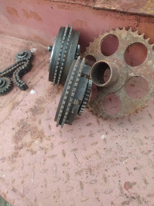 Продам корзини і шестерню задню до мото іж юпітер