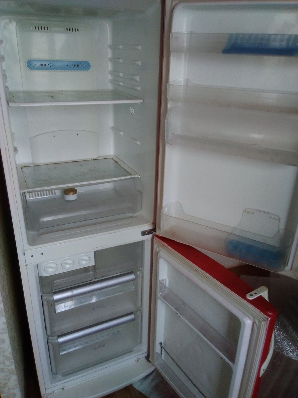 Продам холодильник lG