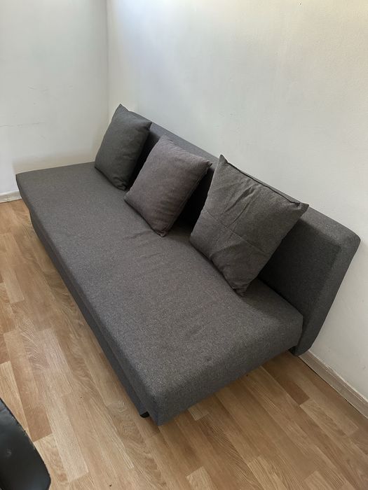 Sofá-cama IKEA de 3 lugares – Como novo, usado muito pouco!