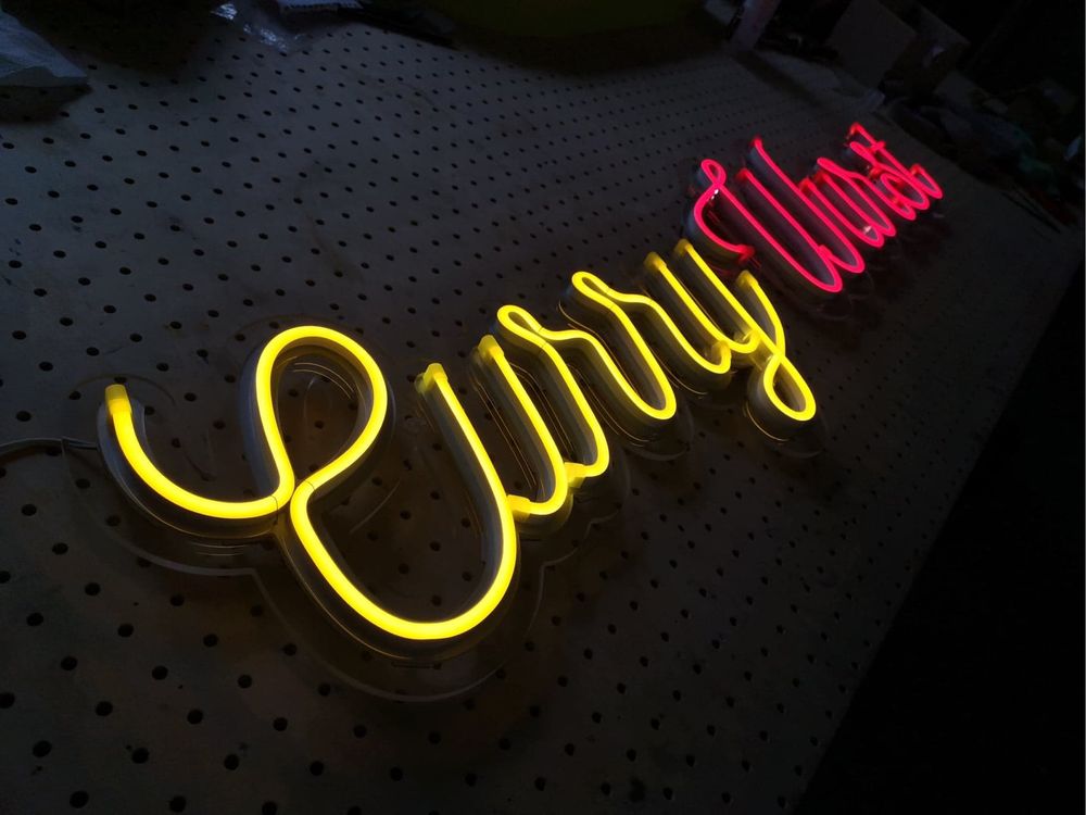 Neon Reklama Baner CurryWurst led wisząca 120 cm x 17 cm