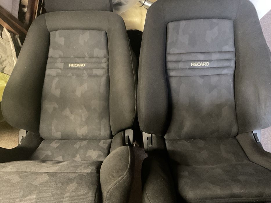 Fotele samochodowe Recaro