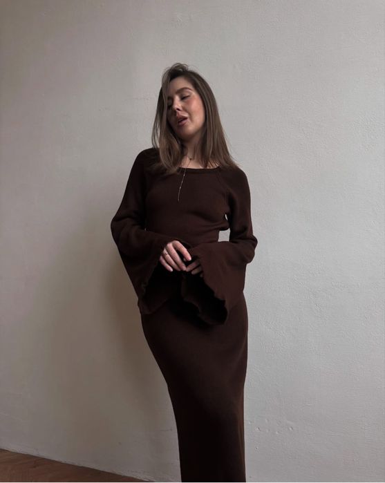 Сукня з голою спинкою