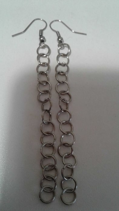 6 pares de brincos. Novos.