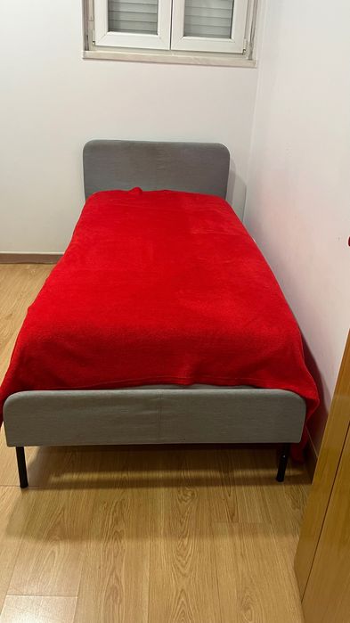 Cama Ikea Solteiro com colchão