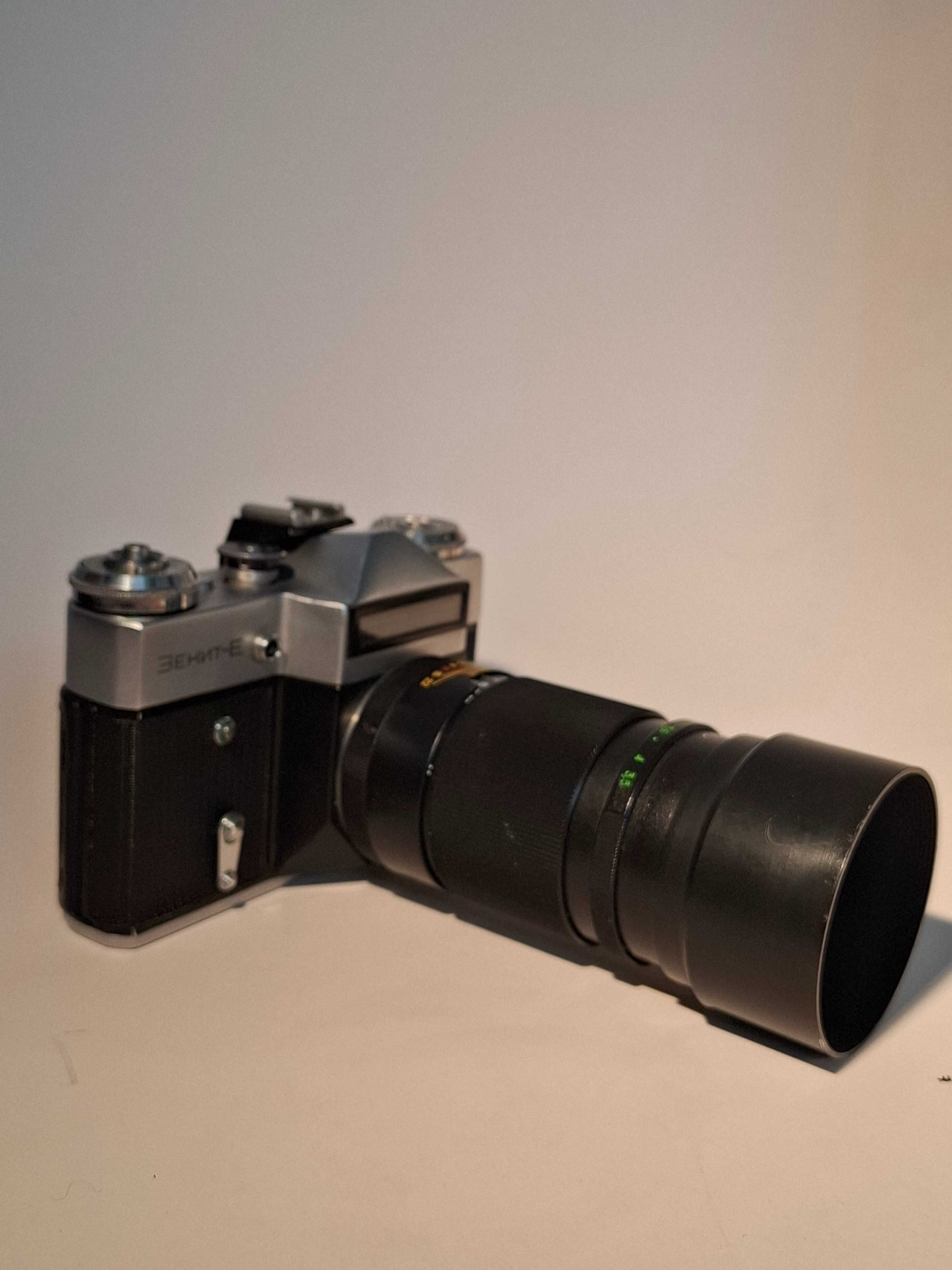 Zenit E +  Jupiter 37A + Helios 44-2 + filtr + osłona + lampa błyskowa