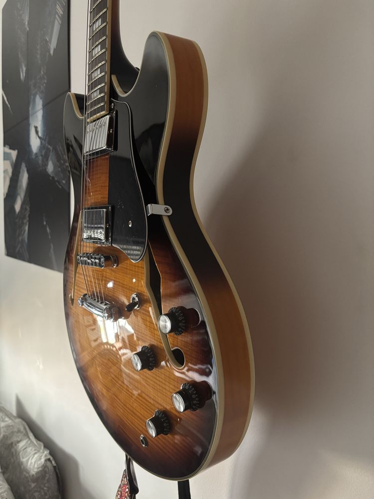 Sire Larry Carlton H7 VS + Thomann Case