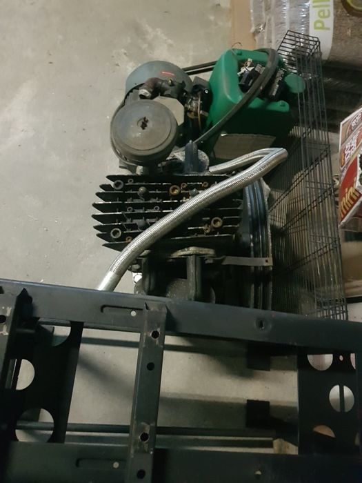 Compressor trifásico sem depósito.