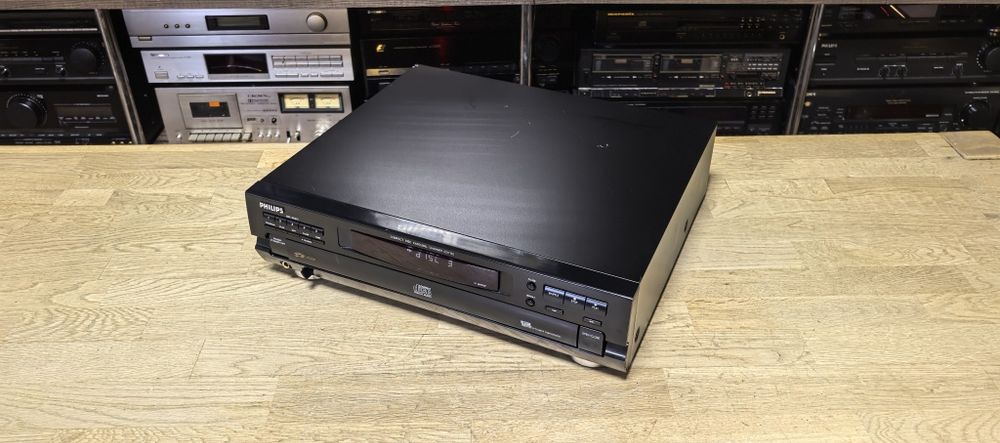 CD програвач Philips CDC751