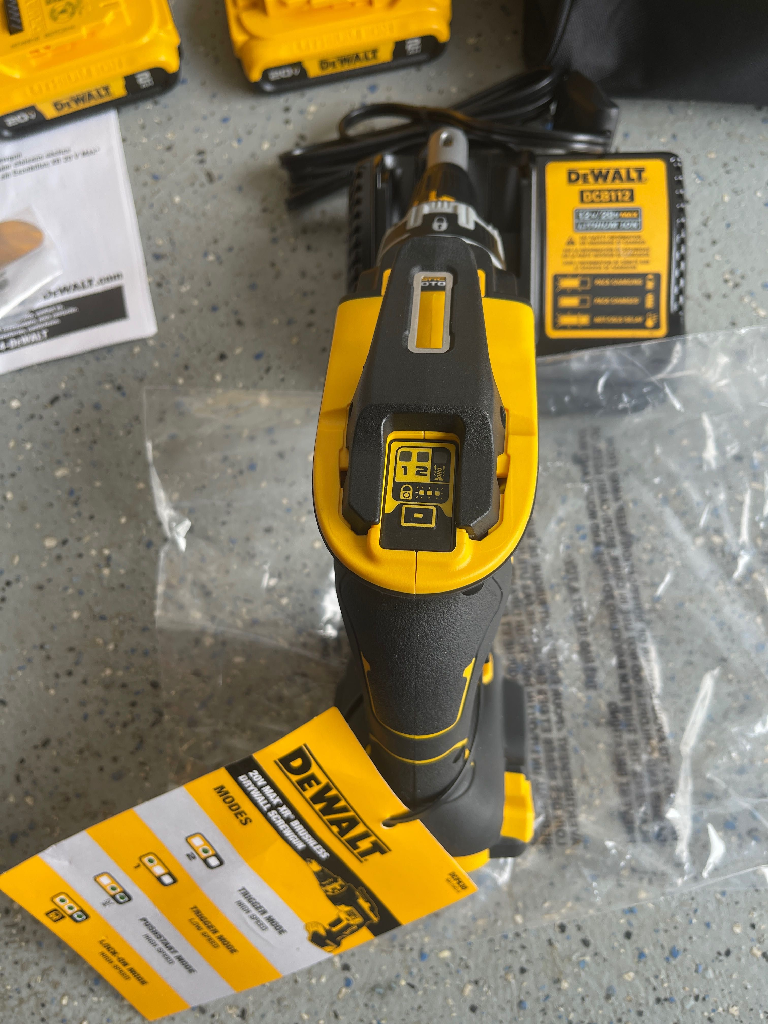 Dewalt Pladur NOVO  MODELO DCF 630