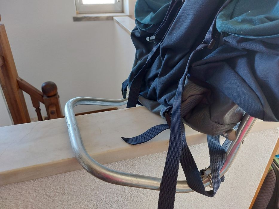 Mochila de viagem e campismo