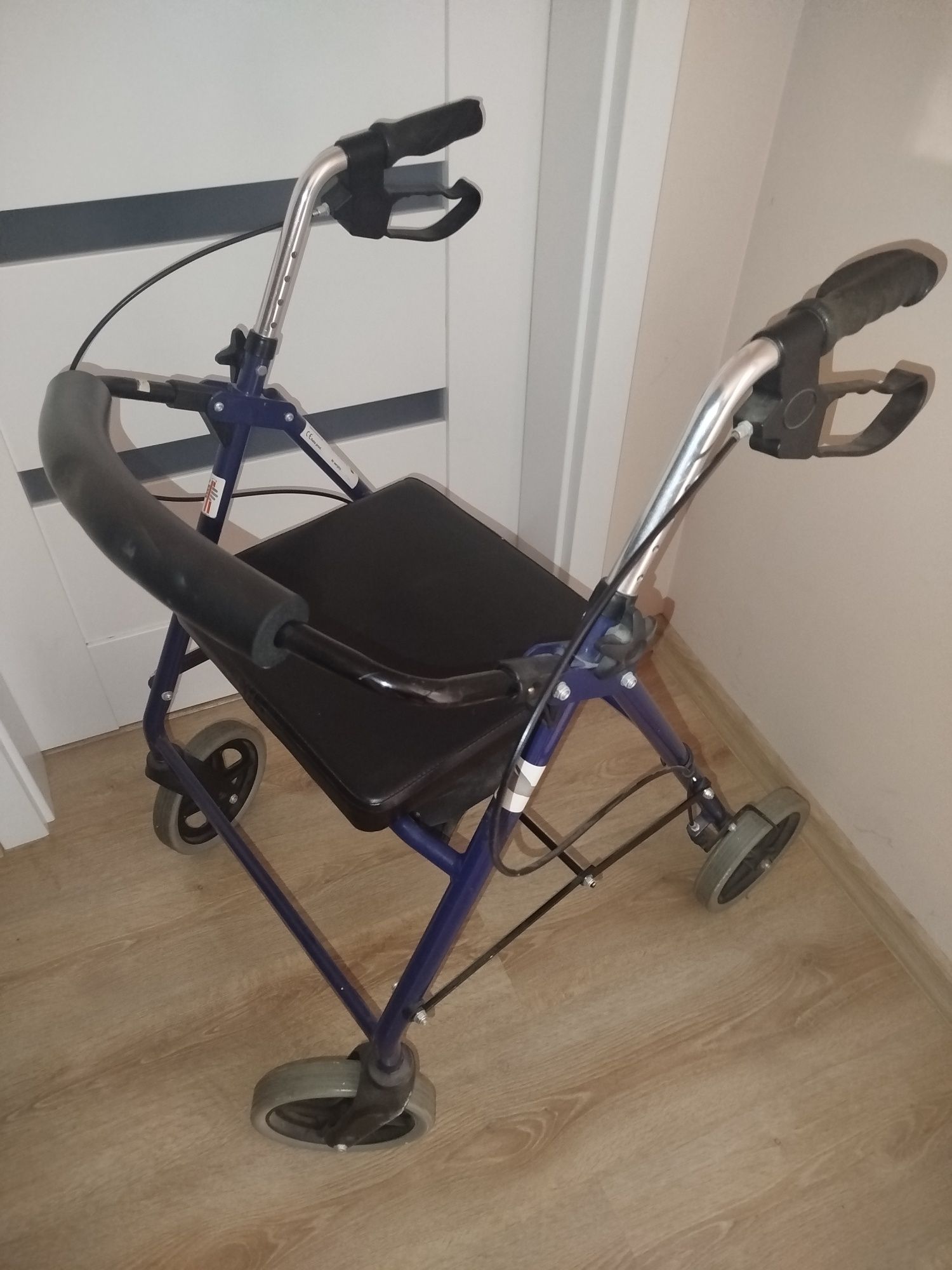 Mobilex Podpórka czterokołowa balkonik