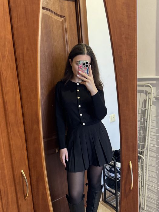 Чорна спідниця Stradivarius