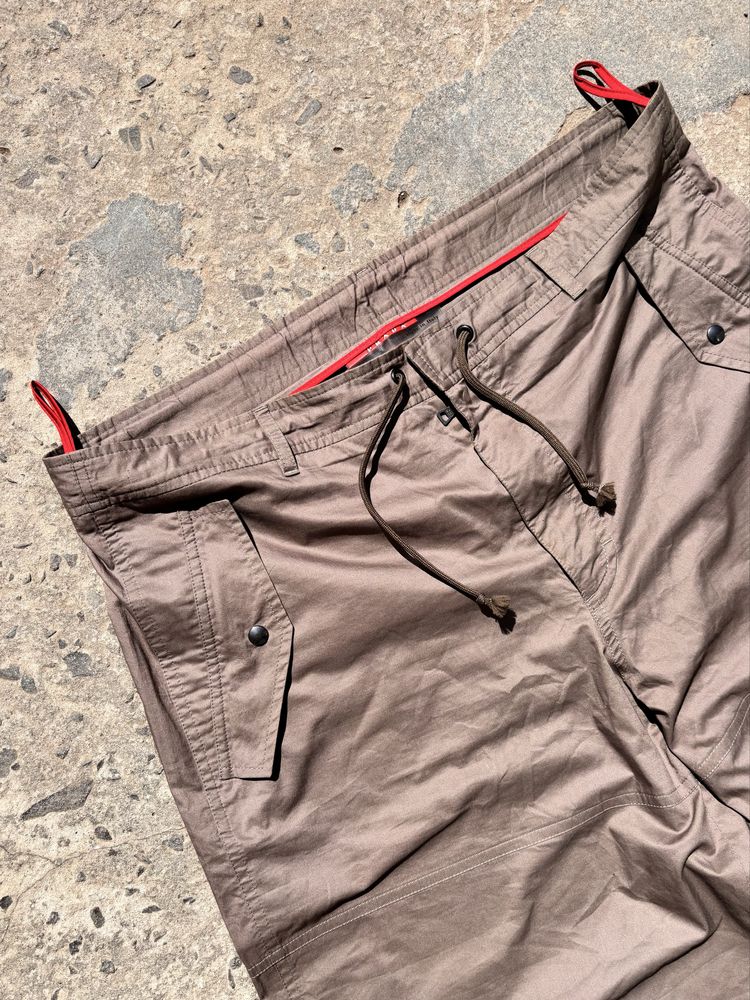 Оригінальні Prada Parachute Pants на затяжках