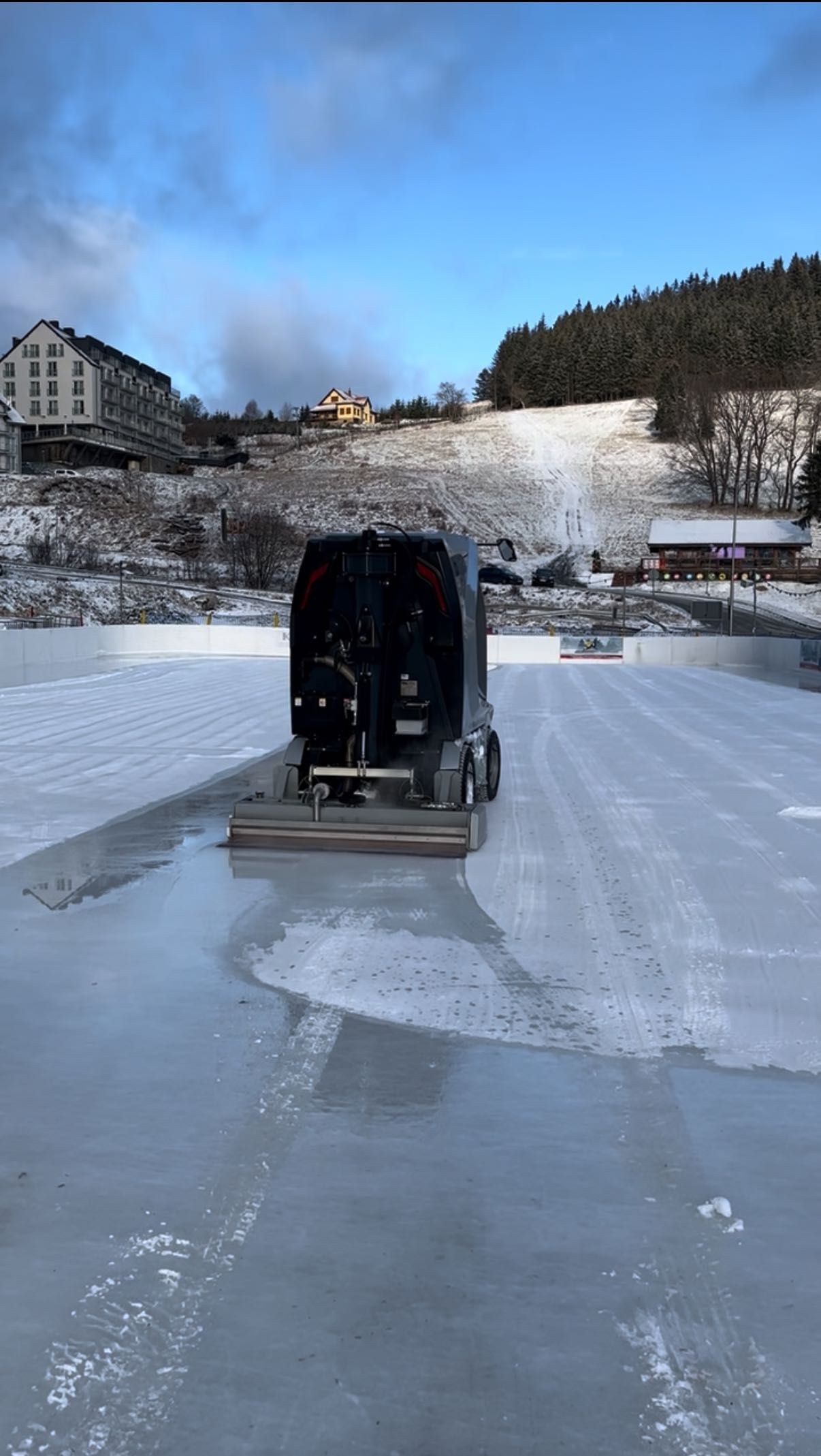 Lodowisko mobilne 20x40m + rolba WM Pinguino – KOMPLETNY ZESTAW!