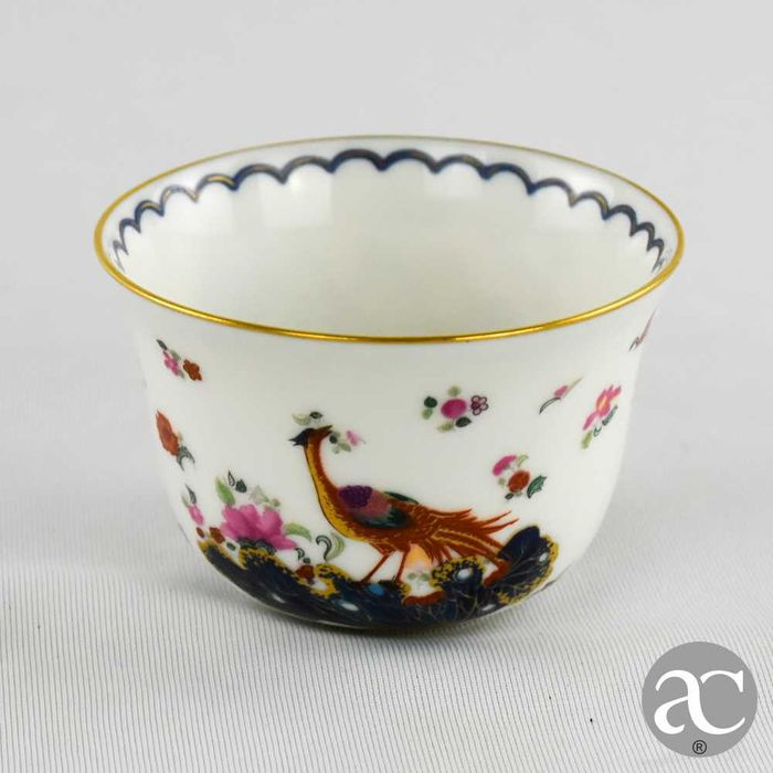 Taça em porcelana Porart, decoração “Folha de Tabaco”