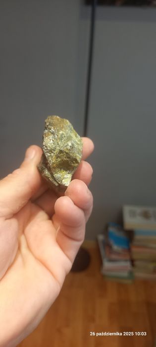 Minerały lelingit