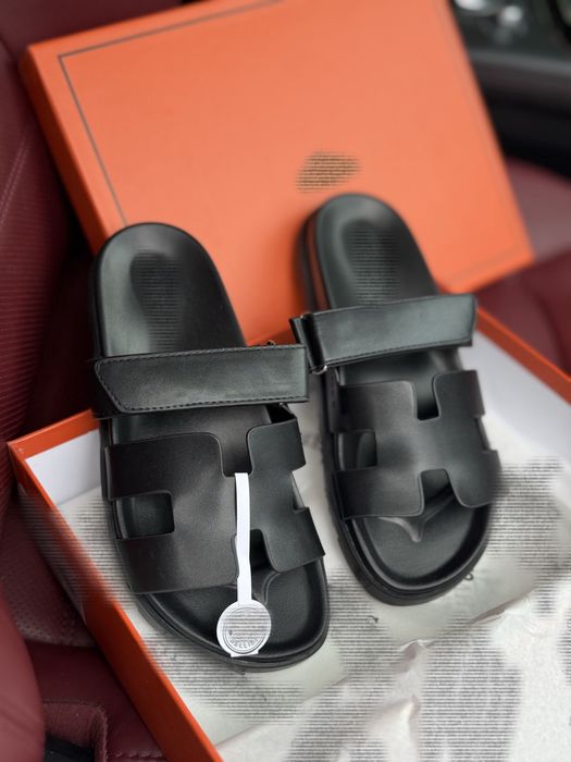 Шлепки капці босоніжки в стилі hermes чорні натуральна шкіра