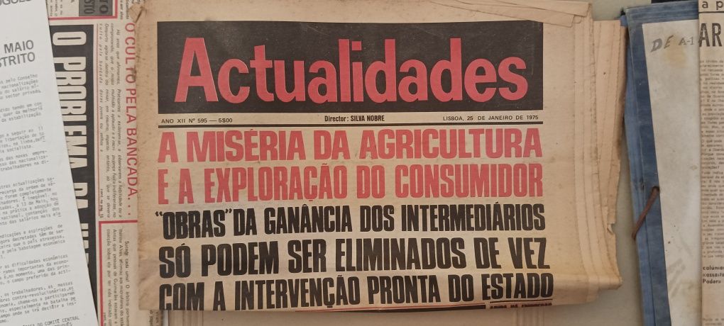 Jornais de 1975 dia de revolução