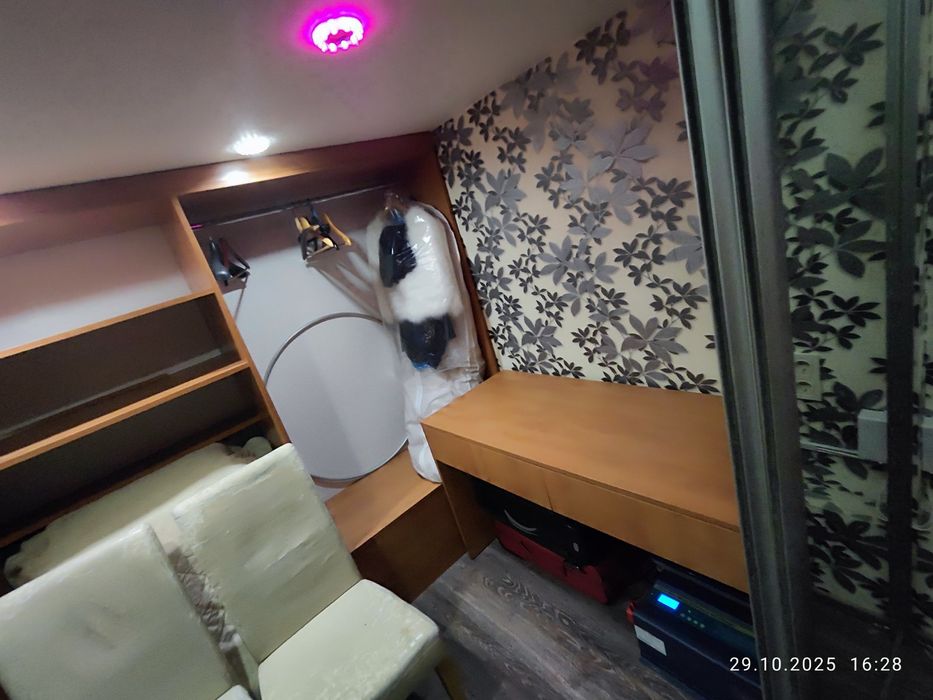 Слача комнаты с хозяйкой