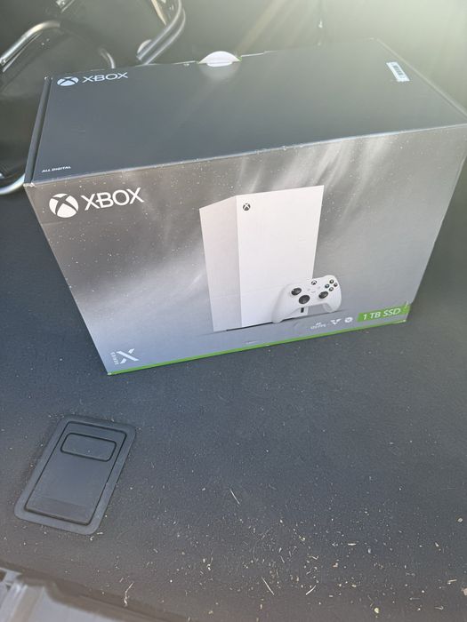 Dzień dobry mam do sprzedania nowego xboxa seria X
