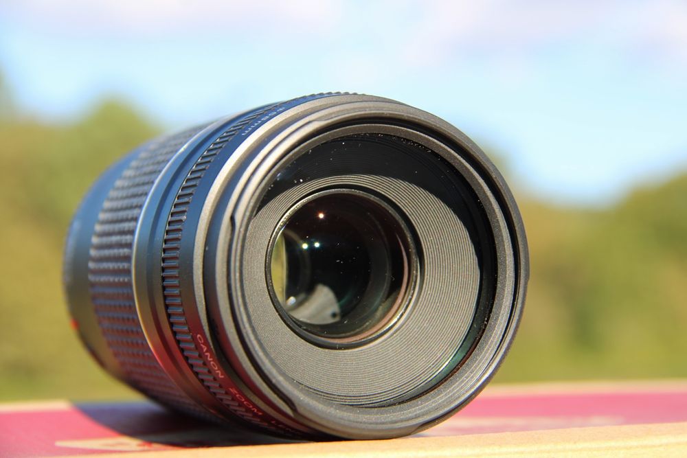 Canon EF 75-300mm F/4-5.6 III USM
