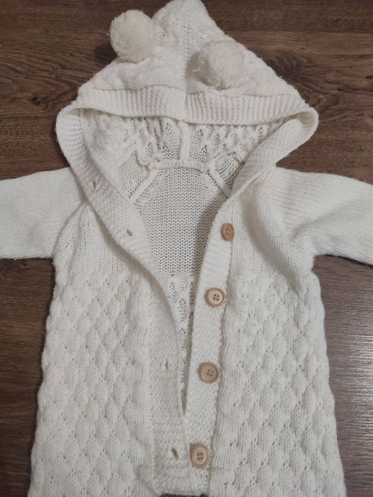 Продам в'язаний комбінезон