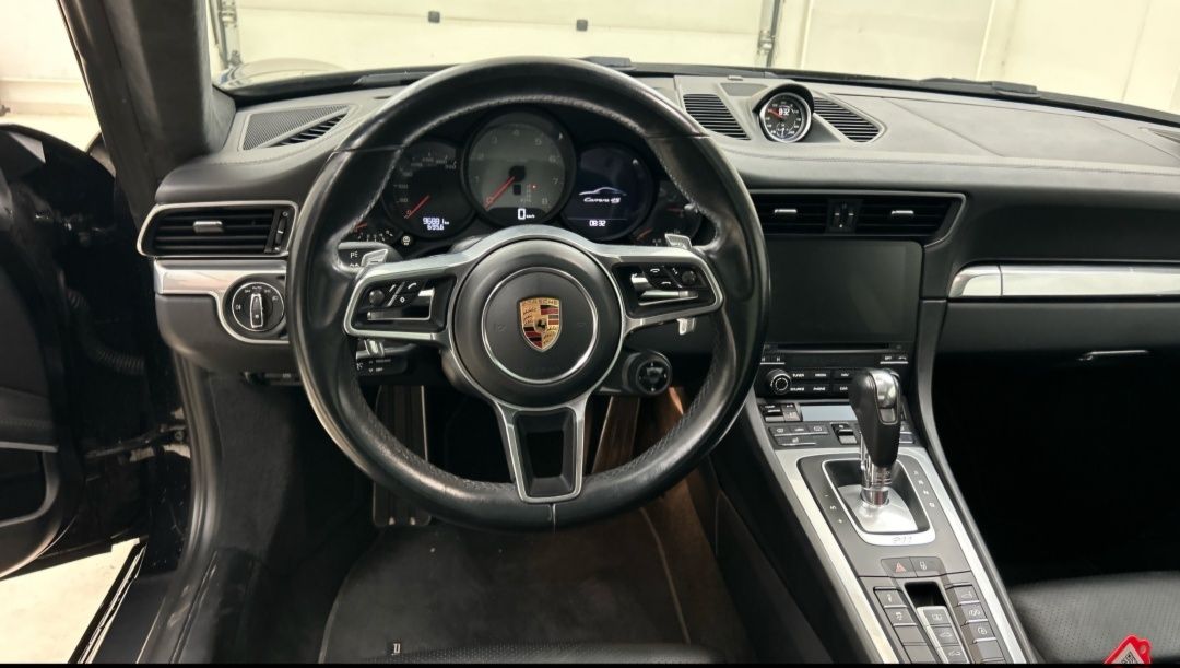 Porsche 911 4S Black