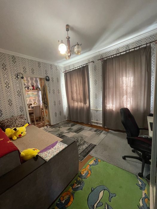 Продам дом возле центрального рынка