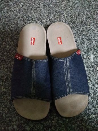 Levi's chinelos / Guess sapatilhas