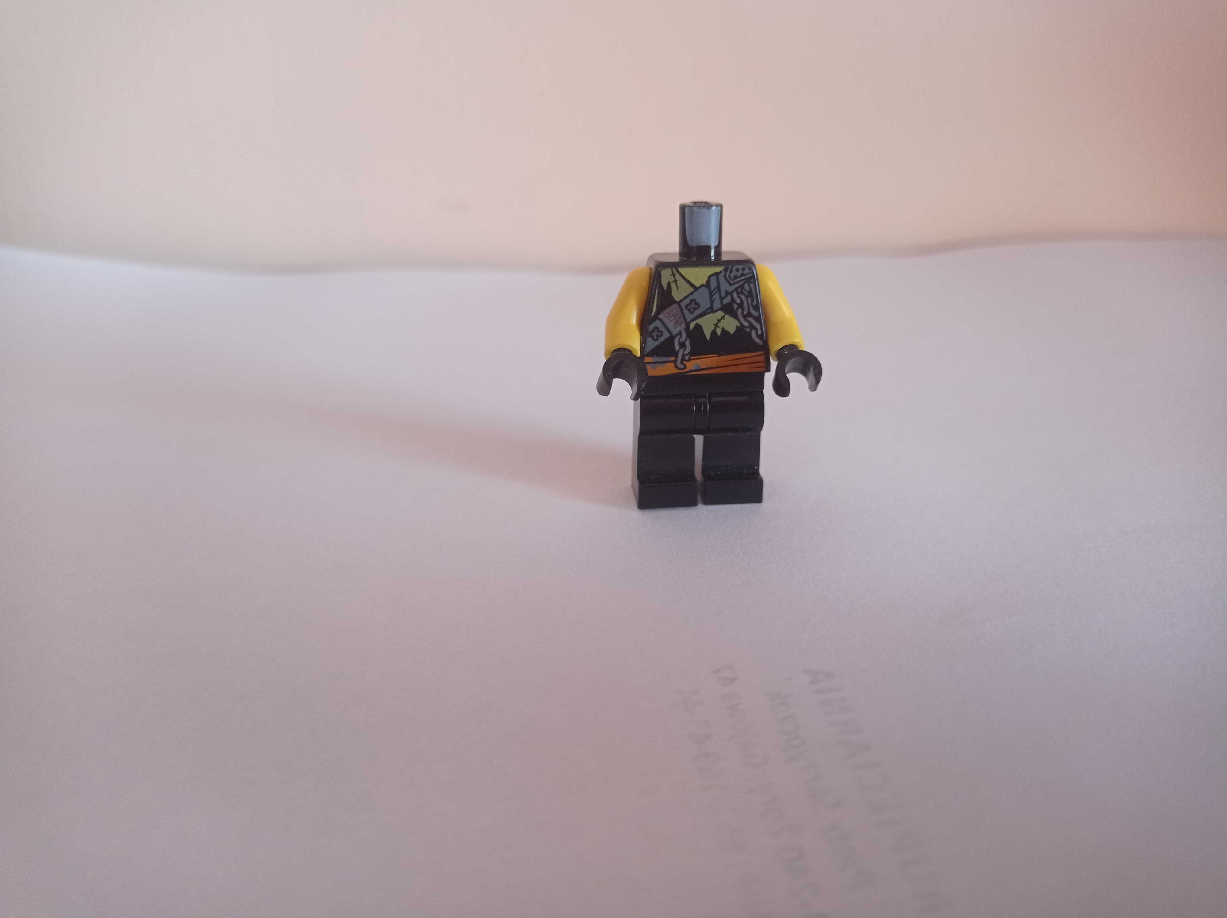 LEGO Ninjago Figurka njo467 Wu Teen Sensei Wu nogi + tors