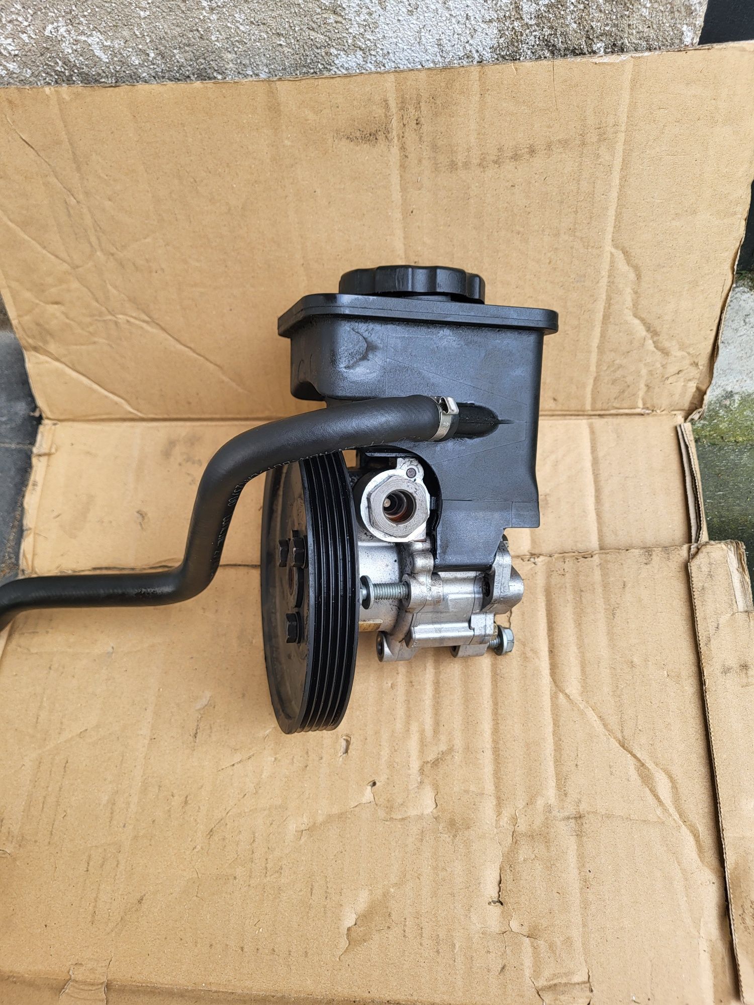 Pompa wspomagania ZF  BMW E46 320D 136KM
