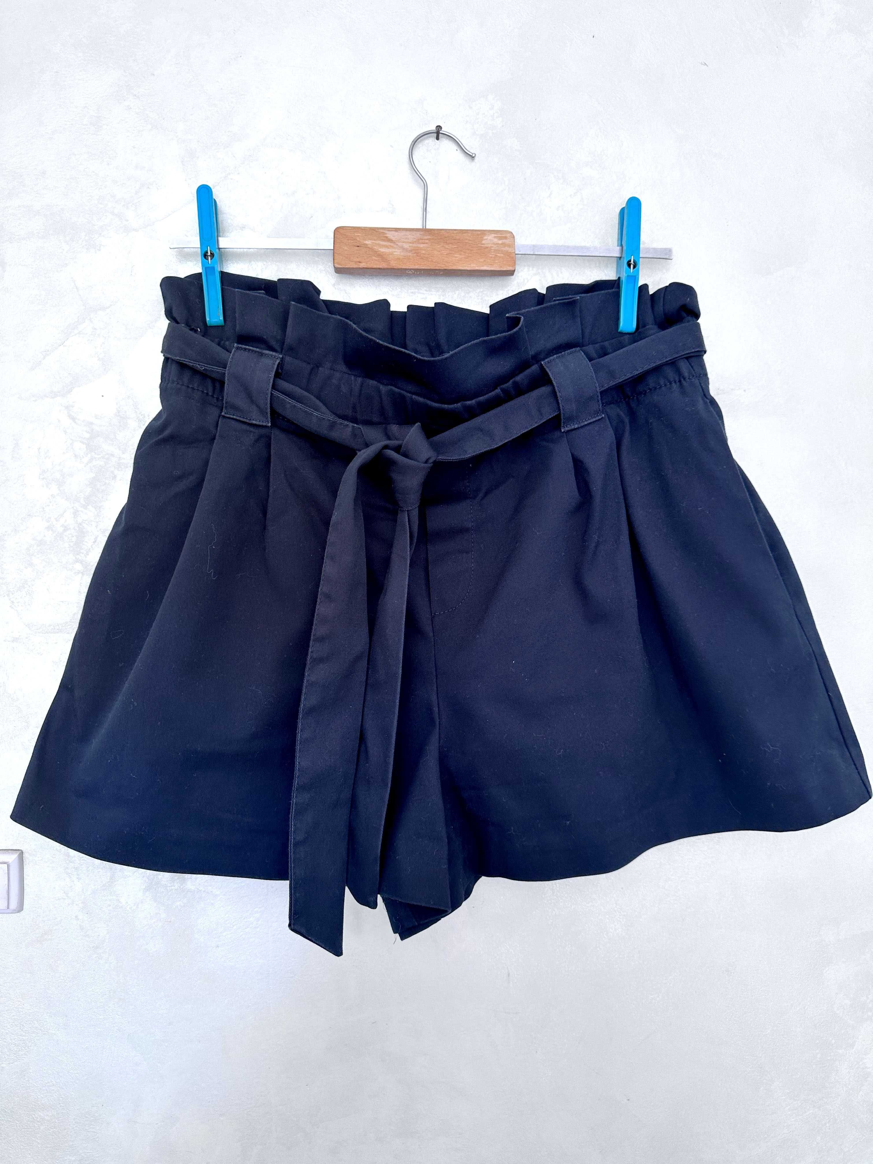 Женские шорты бермуды Zara, размер М, 28