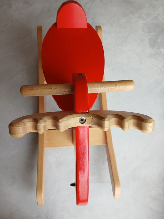 Rena “cavalo” de baloiço